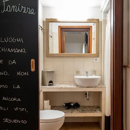 A Lu Fanizza Couette-café